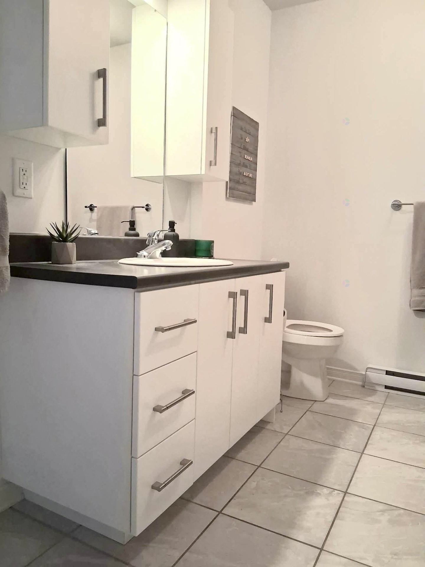 









887


Ch. de Montréal O.

,
Gatineau (Masson-Angers),




QC
J8M0C9

