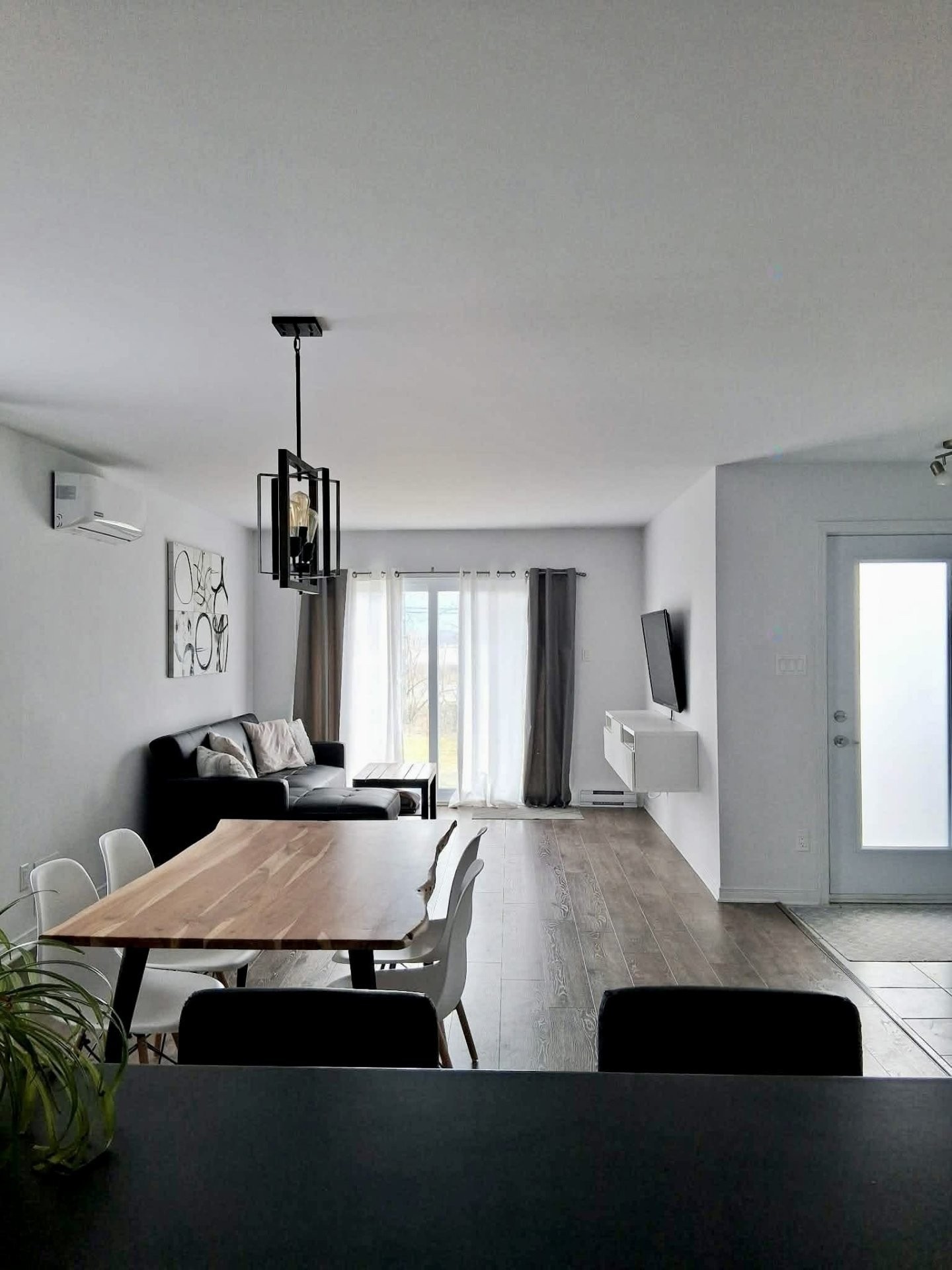 









887


Ch. de Montréal O.

,
Gatineau (Masson-Angers),




QC
J8M0C9

