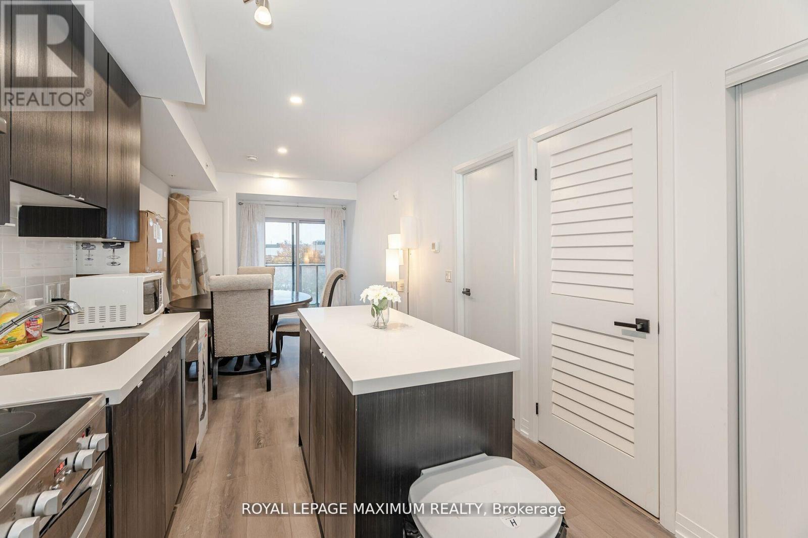 












308 - 408 BROWNS LINE

,
Toronto,




Ontario
M9W3T9


