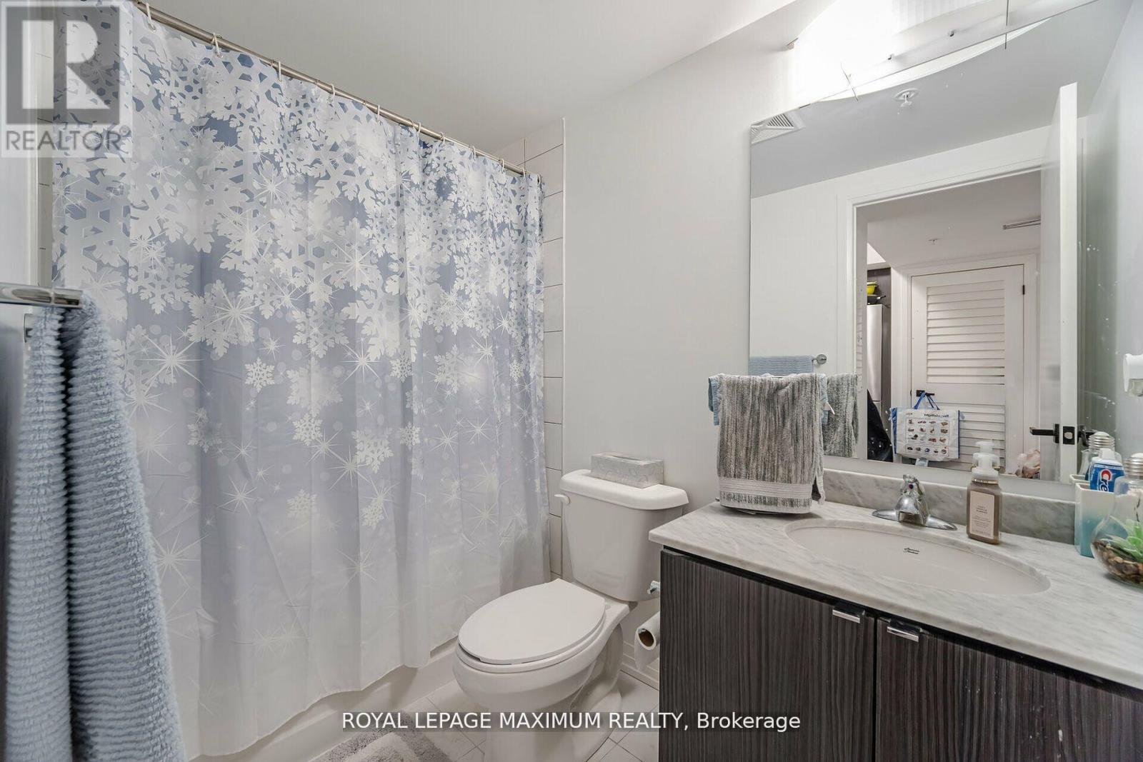 












308 - 408 BROWNS LINE

,
Toronto,




Ontario
M9W3T9

