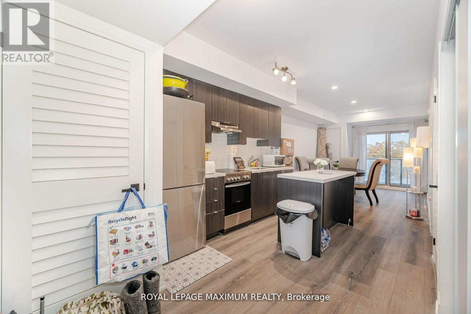 












308 - 408 BROWNS LINE

,
Toronto,




Ontario
M9W3T9

