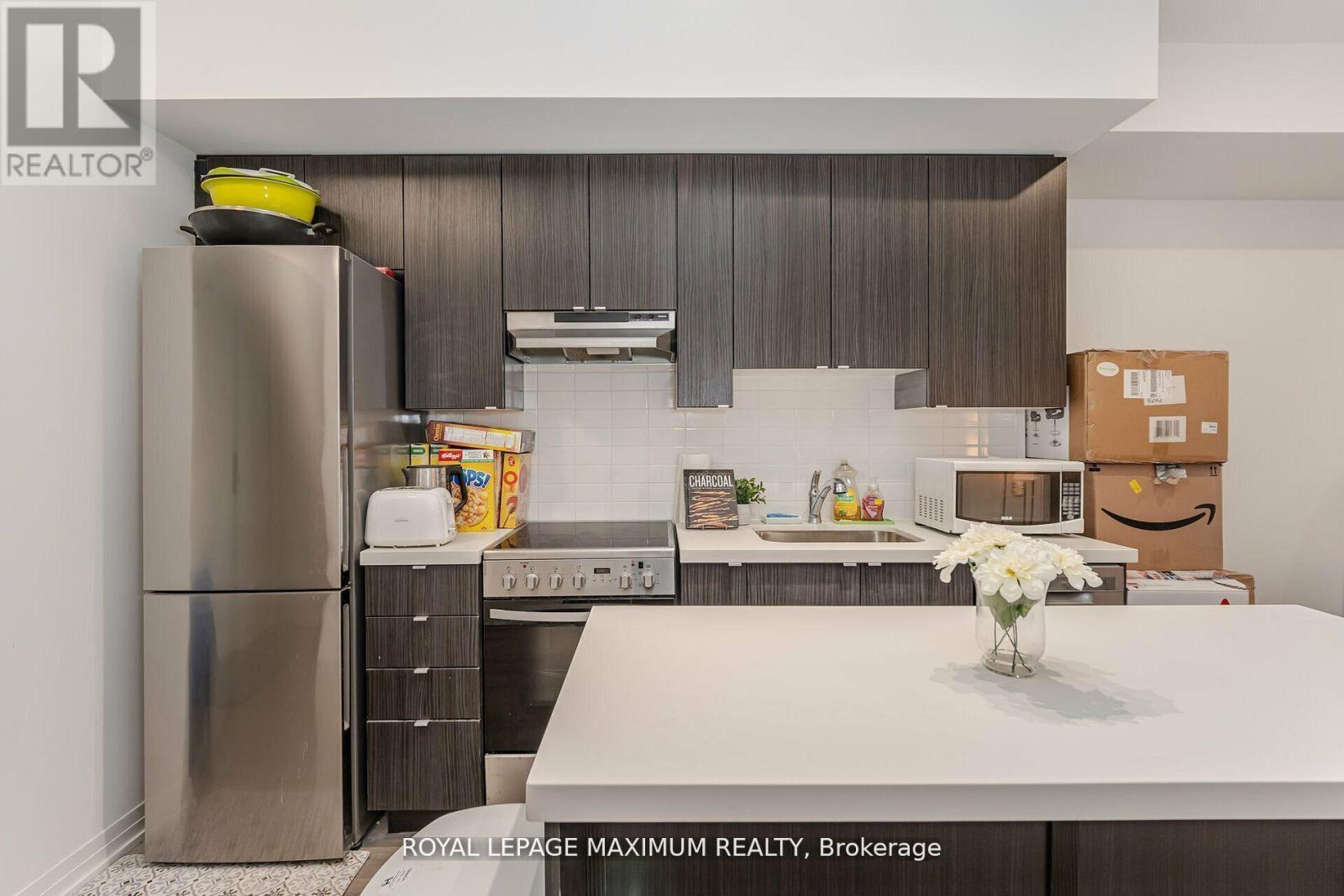 












308 - 408 BROWNS LINE

,
Toronto,




Ontario
M9W3T9


