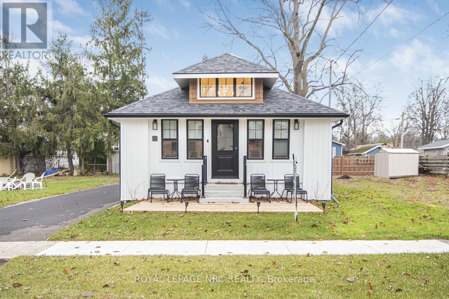 












385 WESTWOOD AVENUE

,
Fort Erie (Crystal Beach),




Ontario
L0S1B0

