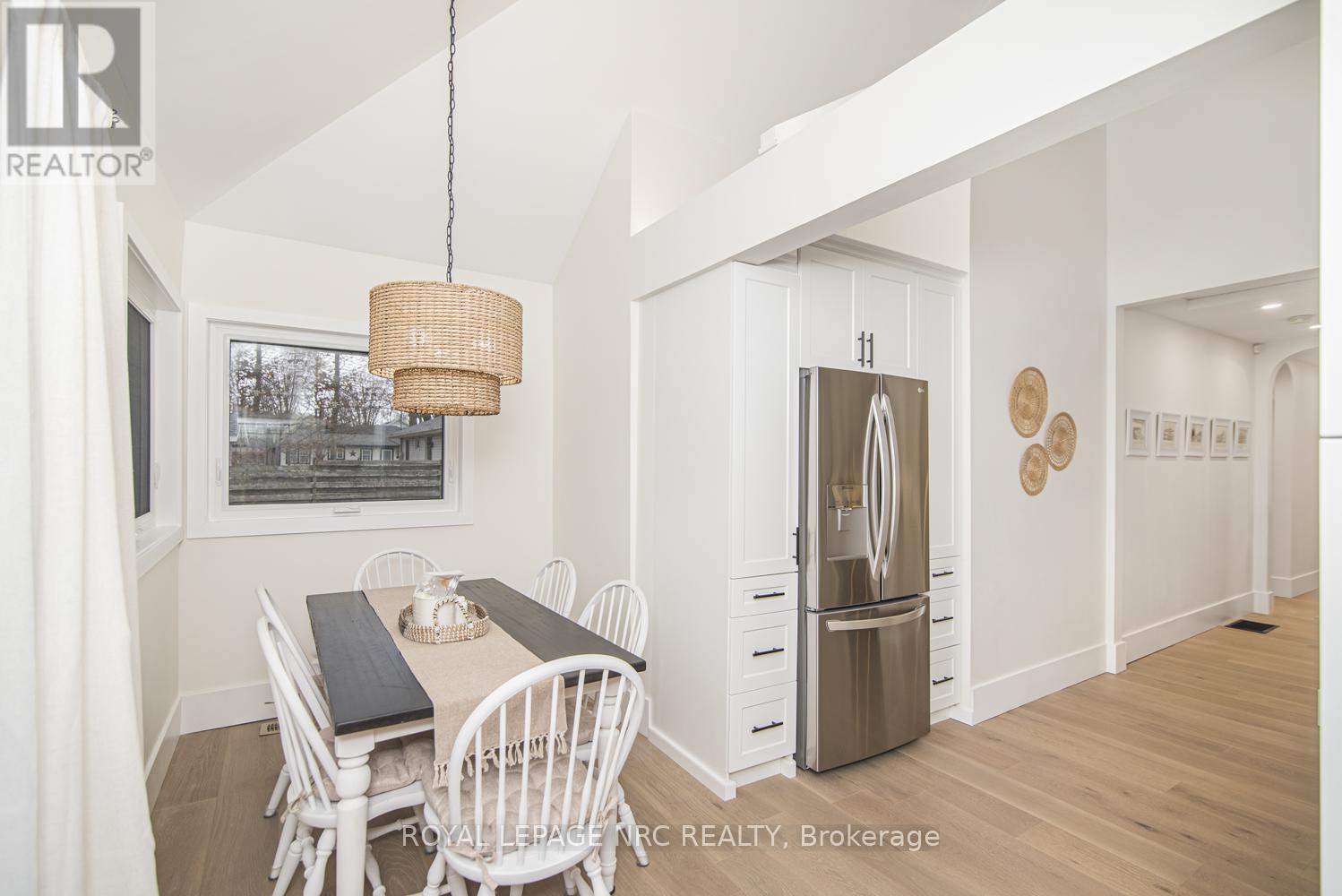 












385 WESTWOOD AVENUE

,
Fort Erie (Crystal Beach),




Ontario
L0S1B0

