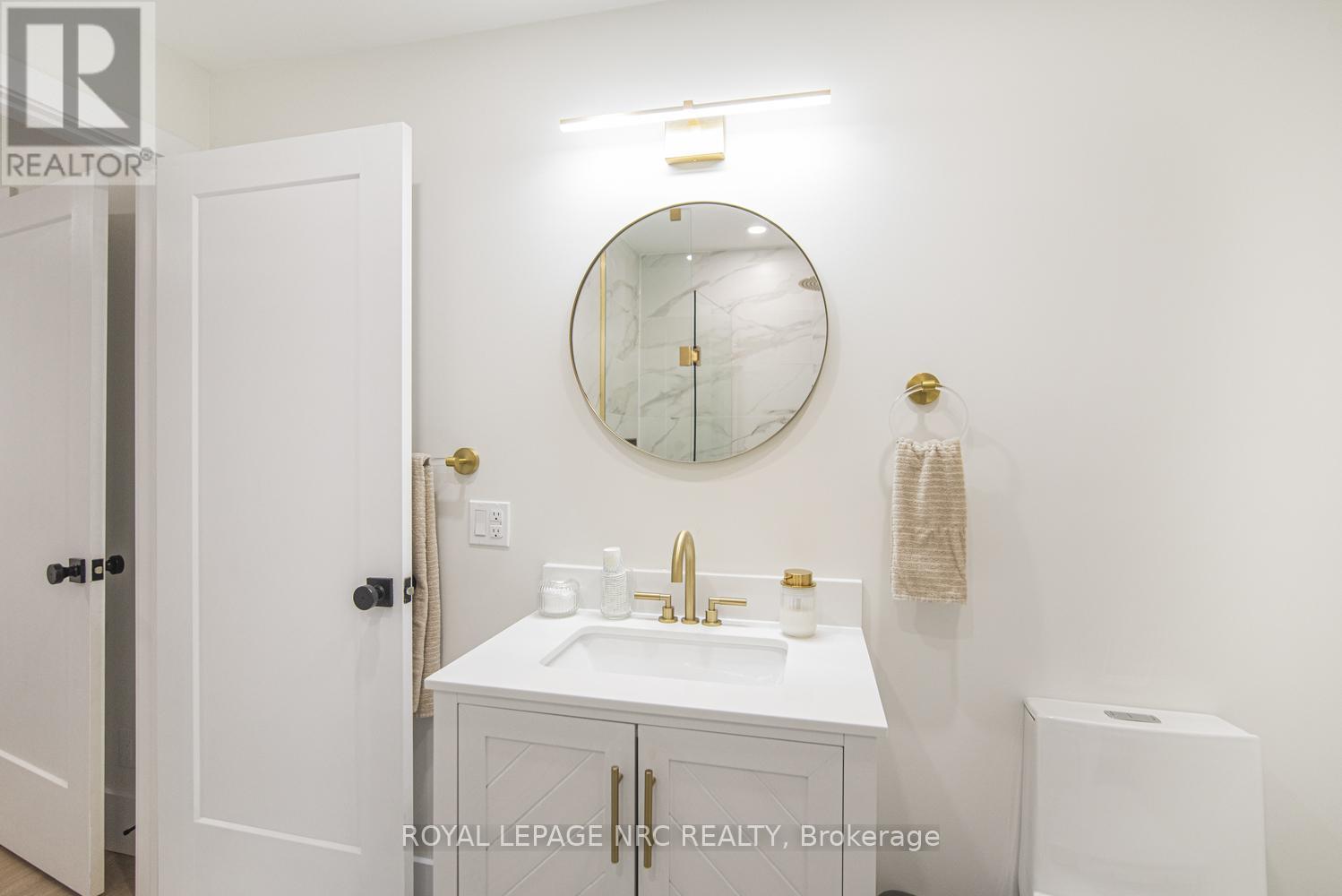 












385 WESTWOOD AVENUE

,
Fort Erie (Crystal Beach),




Ontario
L0S1B0

