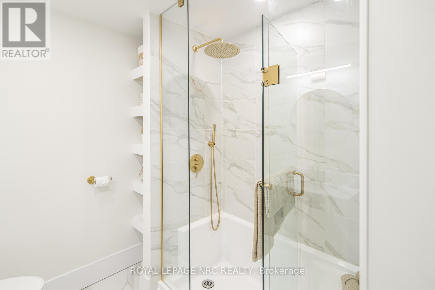 












385 WESTWOOD AVENUE

,
Fort Erie (Crystal Beach),




Ontario
L0S1B0

