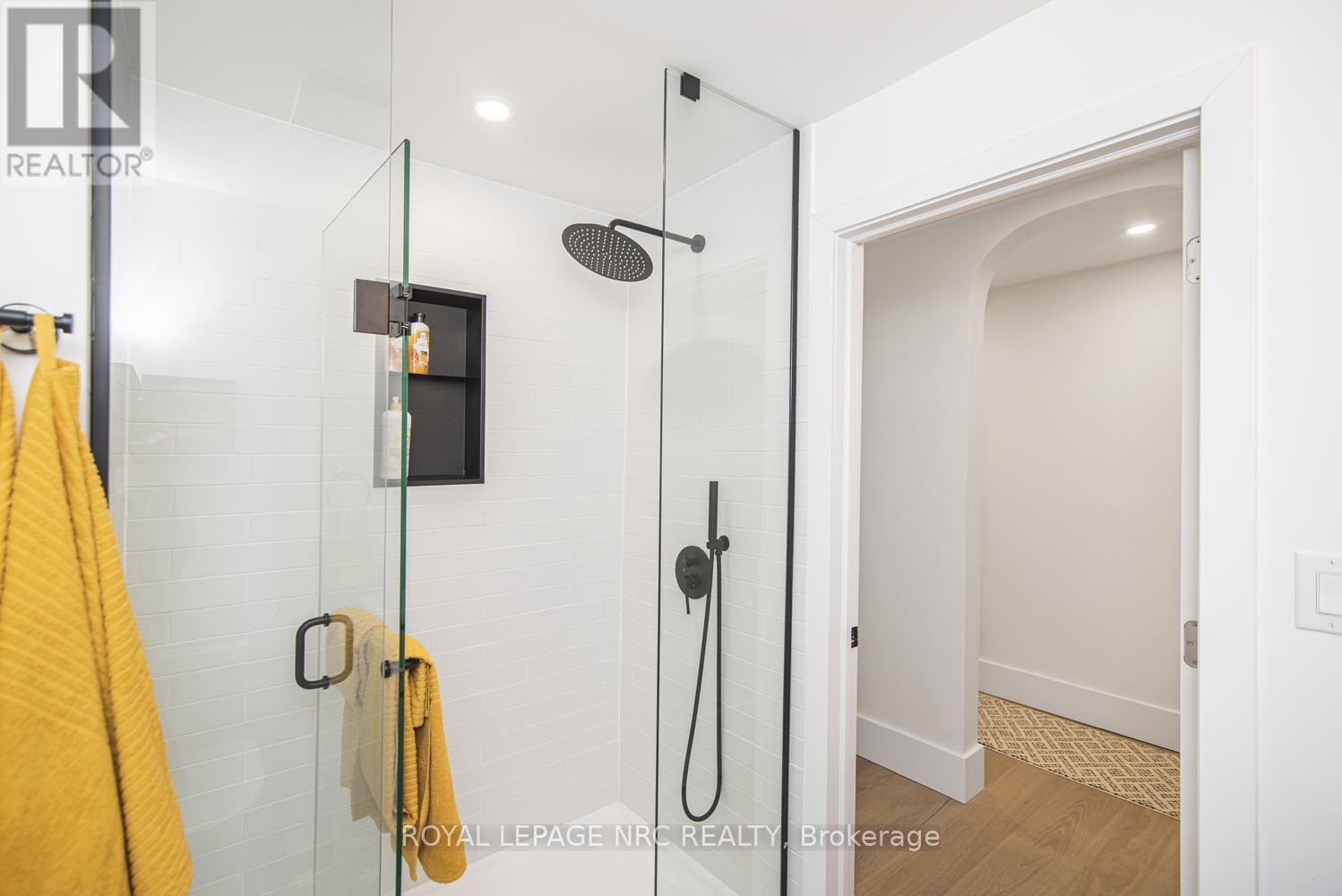 












385 WESTWOOD AVENUE

,
Fort Erie (Crystal Beach),




Ontario
L0S1B0

