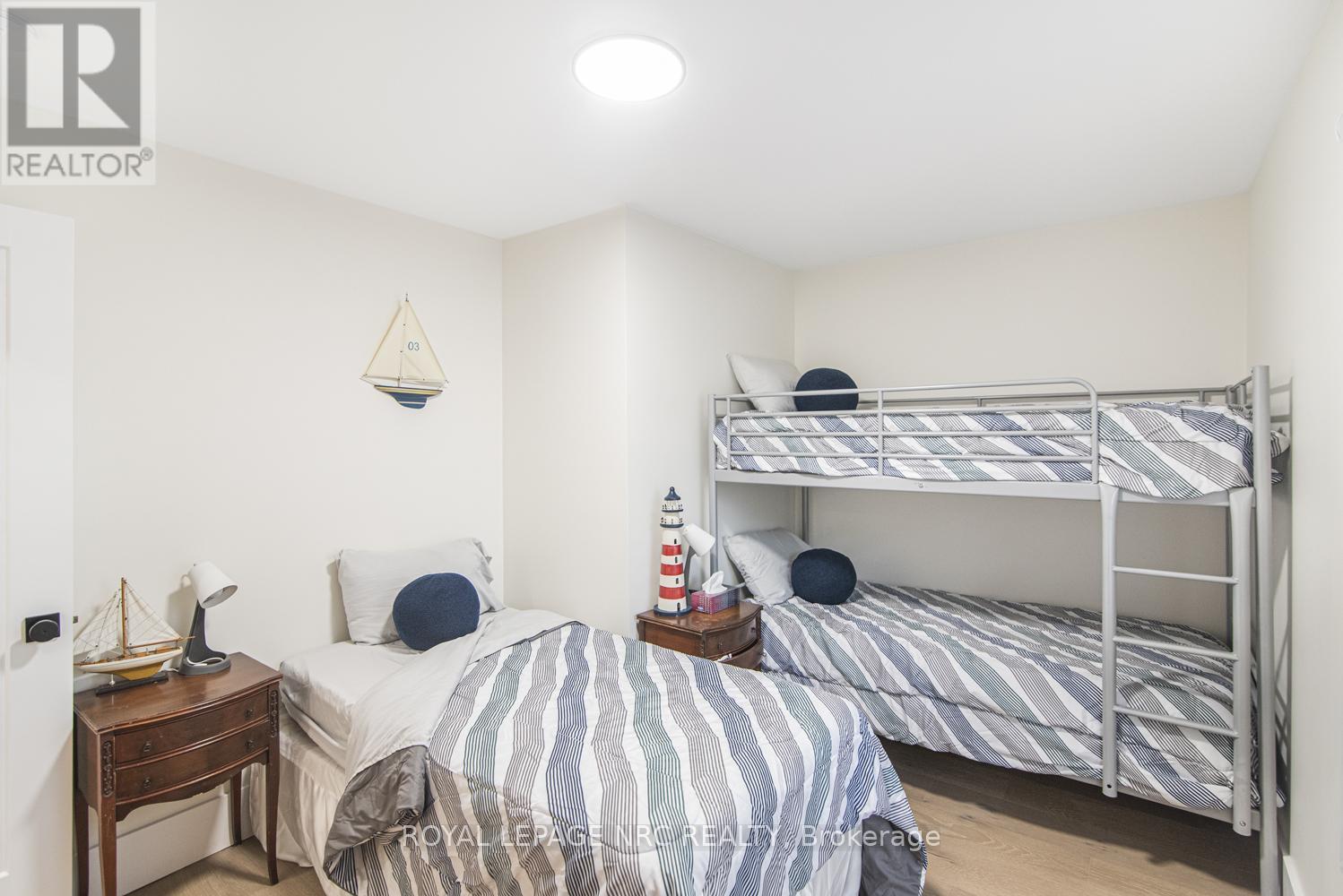 












385 WESTWOOD AVENUE

,
Fort Erie (Crystal Beach),




Ontario
L0S1B0

