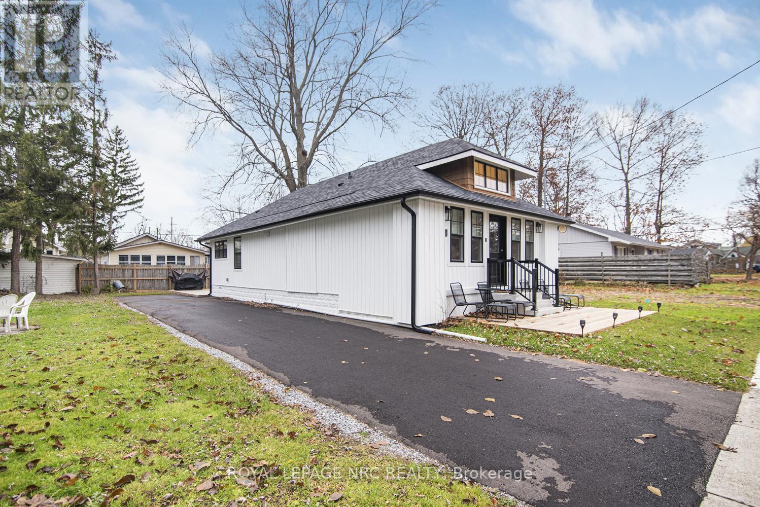 












385 WESTWOOD AVENUE

,
Fort Erie (Crystal Beach),




Ontario
L0S1B0

