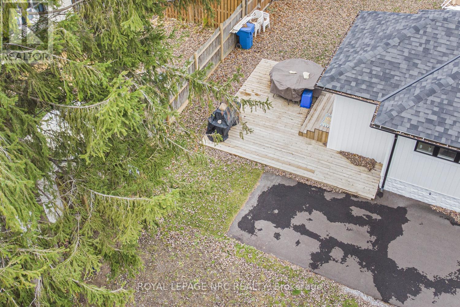 












385 WESTWOOD AVENUE

,
Fort Erie (Crystal Beach),




Ontario
L0S1B0

