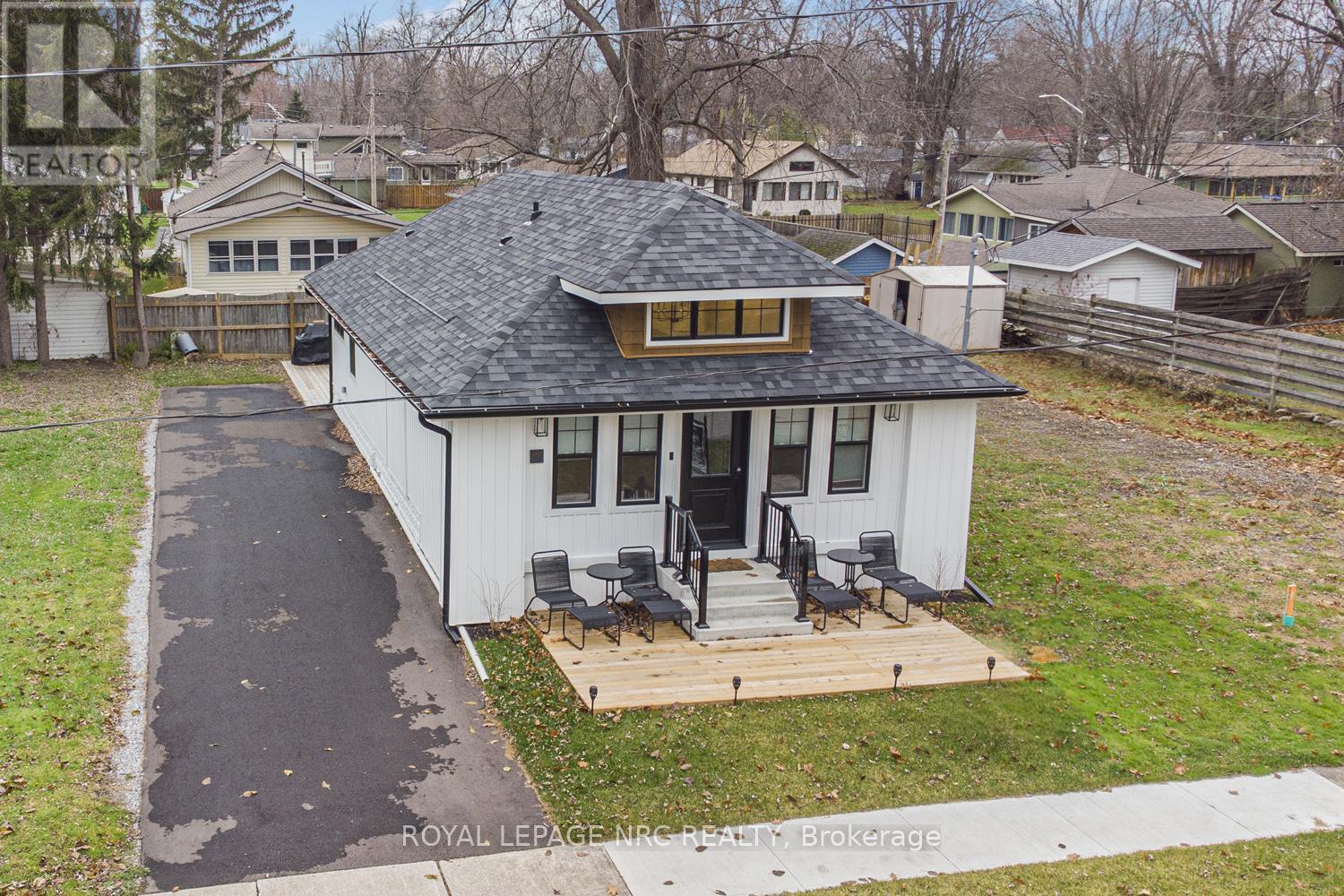 












385 WESTWOOD AVENUE

,
Fort Erie (Crystal Beach),




Ontario
L0S1B0

