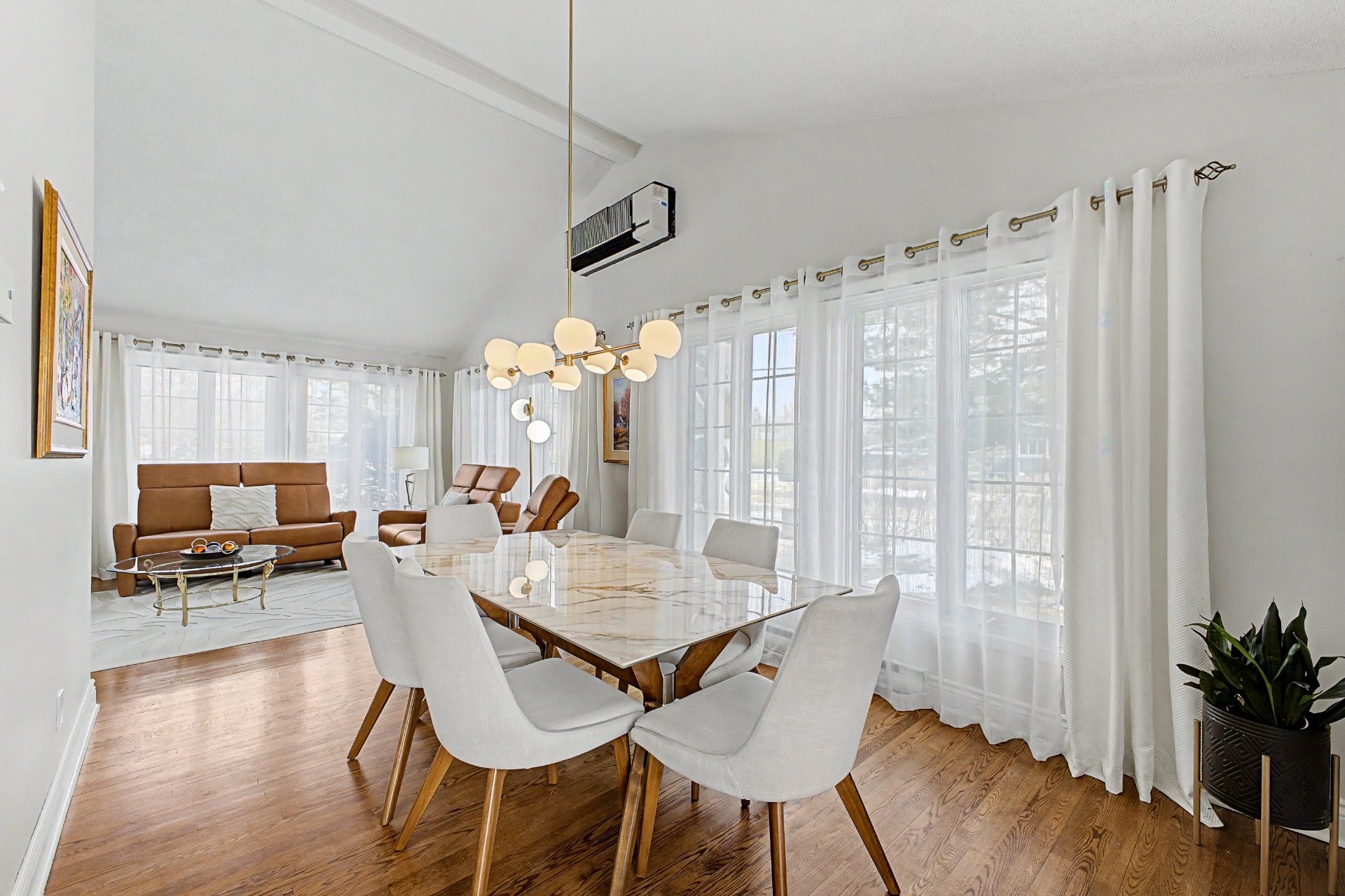 









1491


Rue De Rigaud

,
Saint-Bruno-de-Montarville,




QC
J3V3B8

