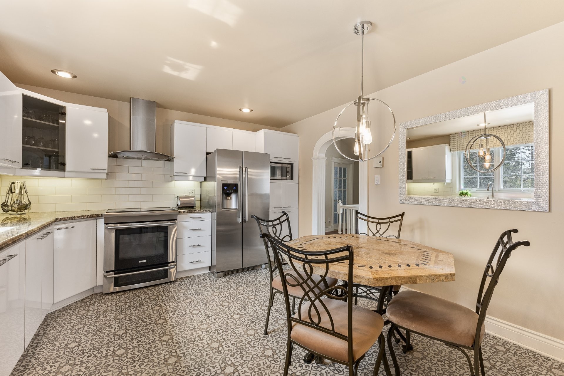 









1491


Rue De Rigaud

,
Saint-Bruno-de-Montarville,




QC
J3V3B8

