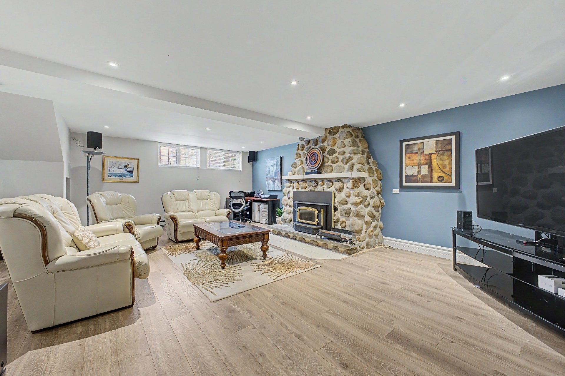 









1491


Rue De Rigaud

,
Saint-Bruno-de-Montarville,




QC
J3V3B8

