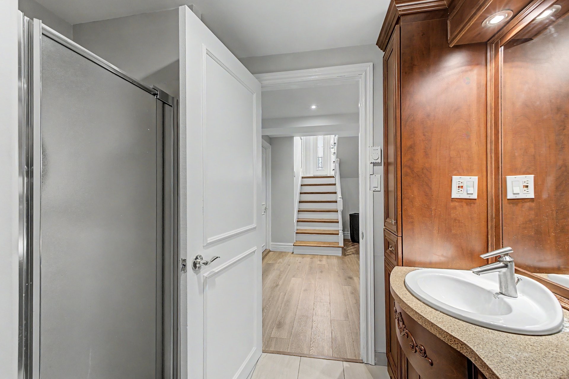 









1491


Rue De Rigaud

,
Saint-Bruno-de-Montarville,




QC
J3V3B8

