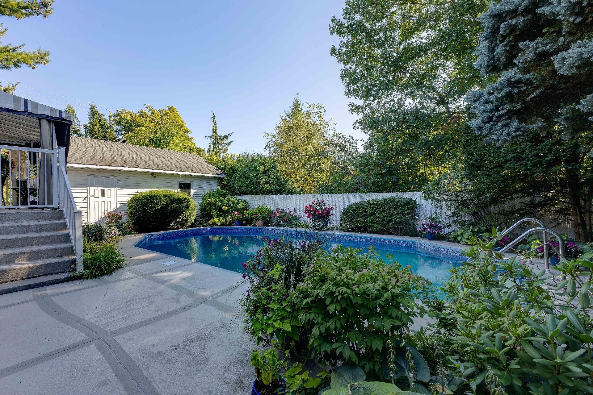 









1491


Rue De Rigaud

,
Saint-Bruno-de-Montarville,




QC
J3V3B8

