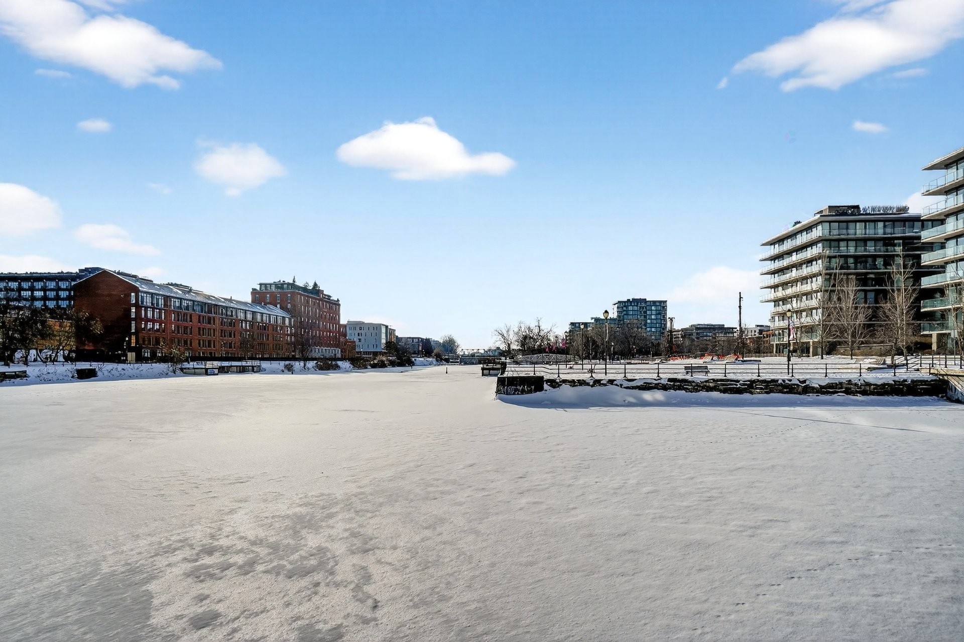 









1550


Rue des Bassins

, 222A,
Montréal (Le Sud-Ouest),




QC
H3C0W5

