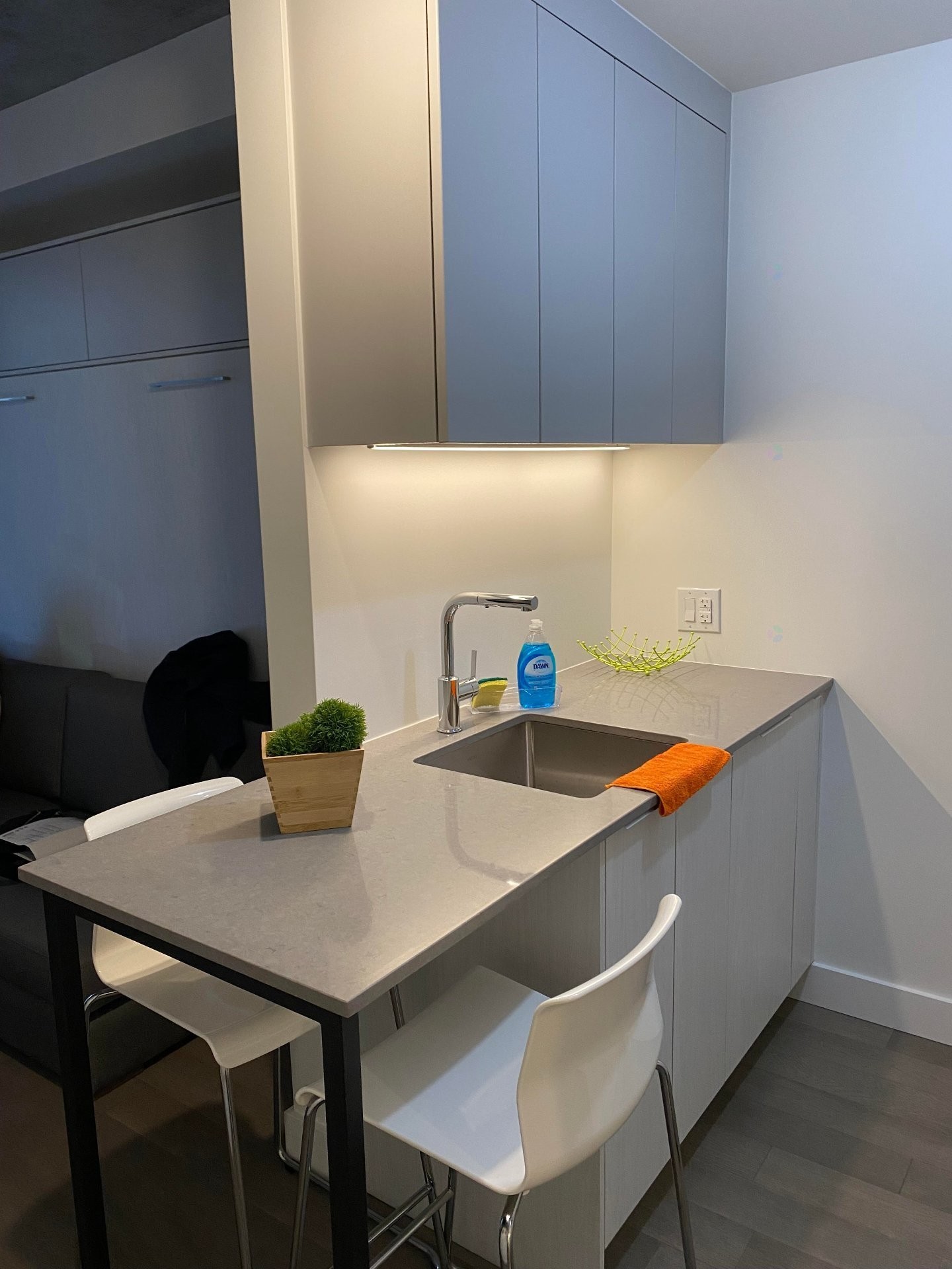 









1550


Rue des Bassins

, 222A,
Montréal (Le Sud-Ouest),




QC
H3C0W5

