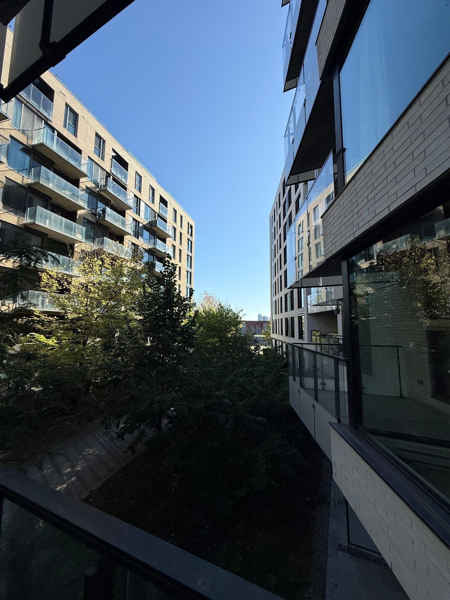 









1550


Rue des Bassins

, 222A,
Montréal (Le Sud-Ouest),




QC
H3C0W5

