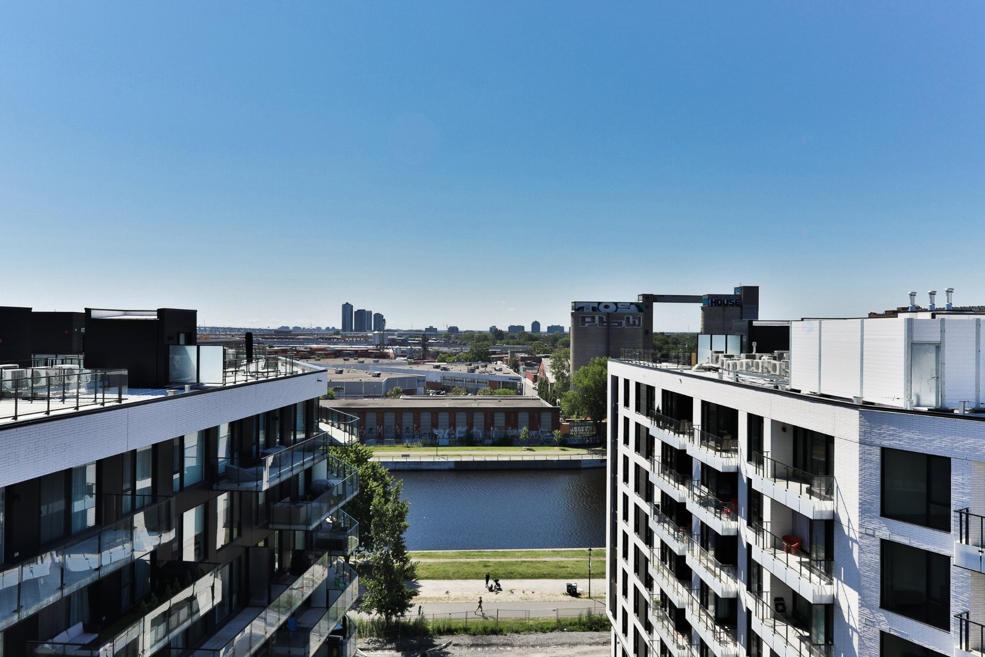 









1550


Rue des Bassins

, 222A,
Montréal (Le Sud-Ouest),




QC
H3C0W5

