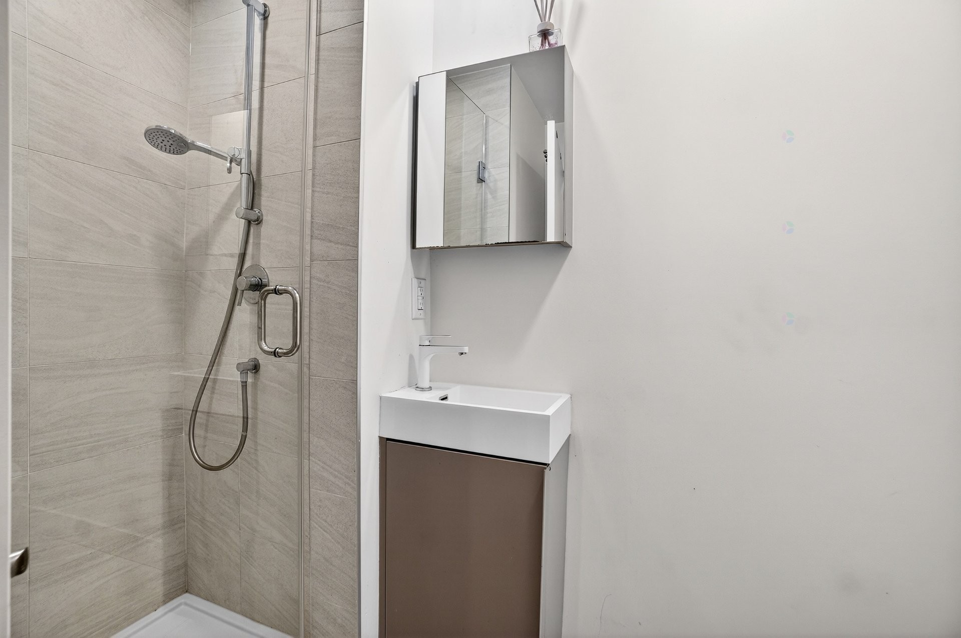 









1550


Rue des Bassins

, 222A,
Montréal (Le Sud-Ouest),




QC
H3C0W5

