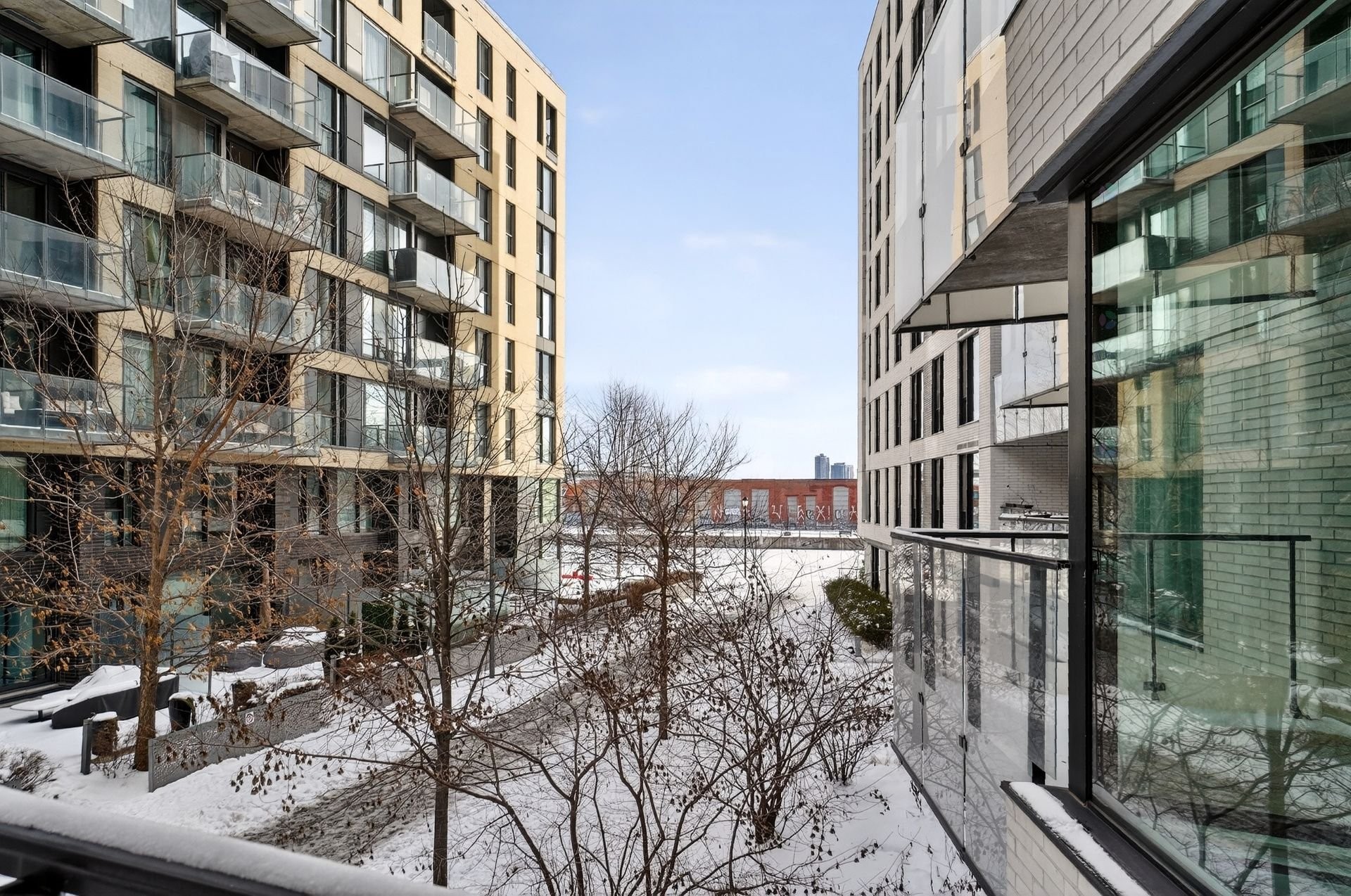 









1550


Rue des Bassins

, 222A,
Montréal (Le Sud-Ouest),




QC
H3C0W5

