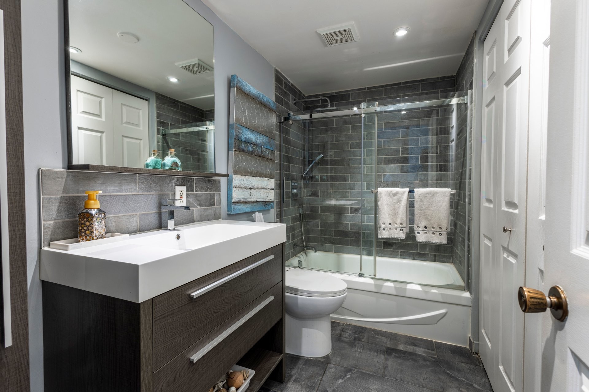 









7941


Av. Salomon-Marion

, 7,
Montréal (Rivière-des-Prairies/Pointe-aux-Trembles),




QC
H1E4X7

