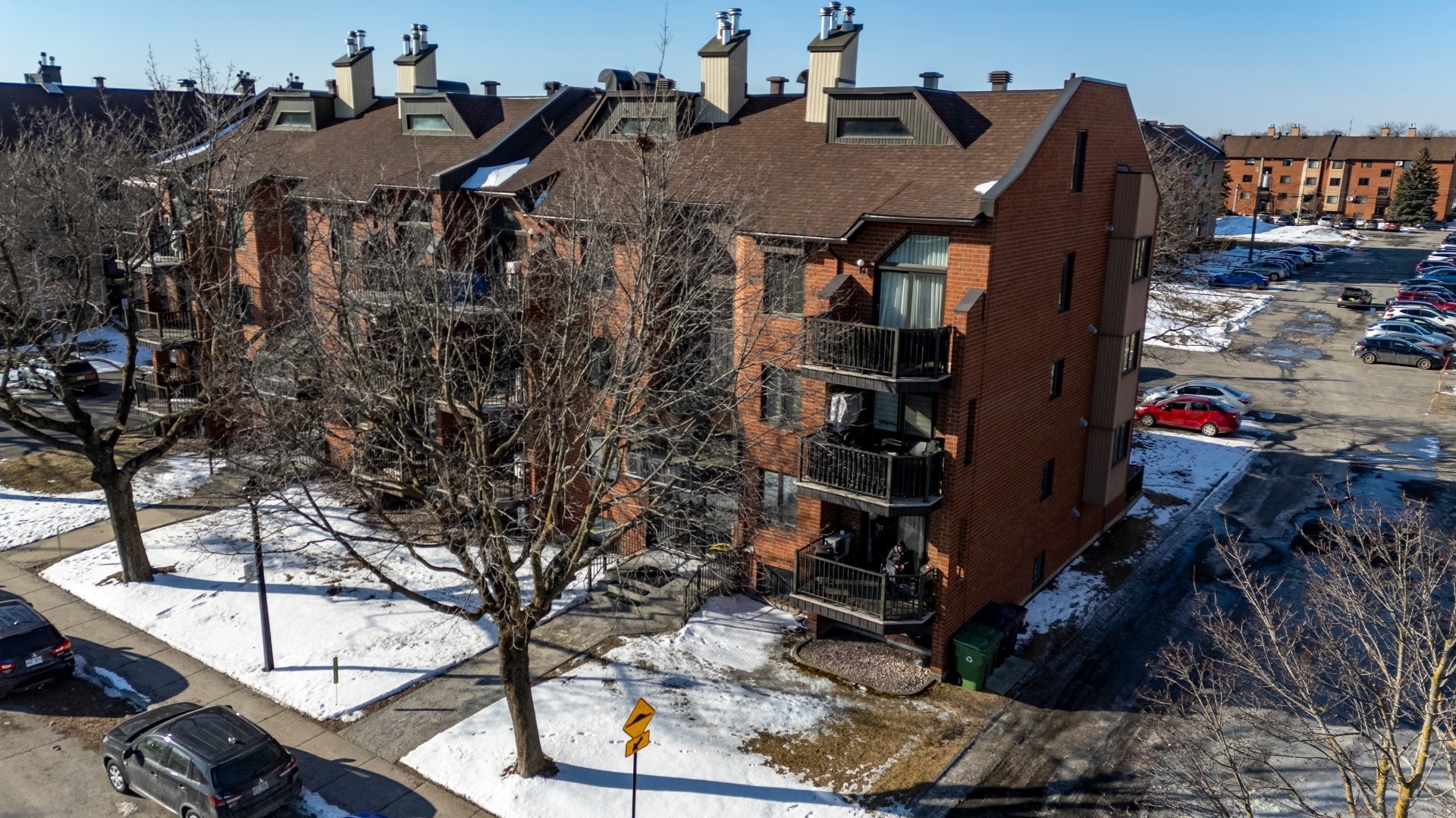 









7941


Av. Salomon-Marion

, 7,
Montréal (Rivière-des-Prairies/Pointe-aux-Trembles),




QC
H1E4X7

