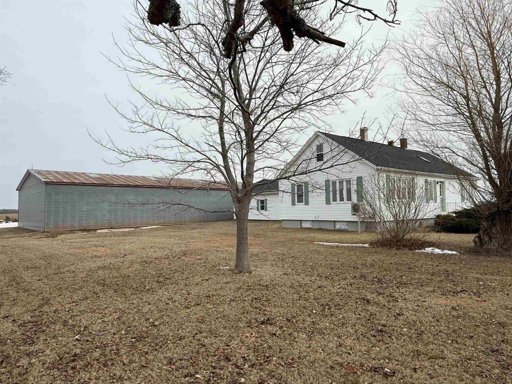 












400 Hamilton Road

,
Dunblane,




PE
C0B 1V0

