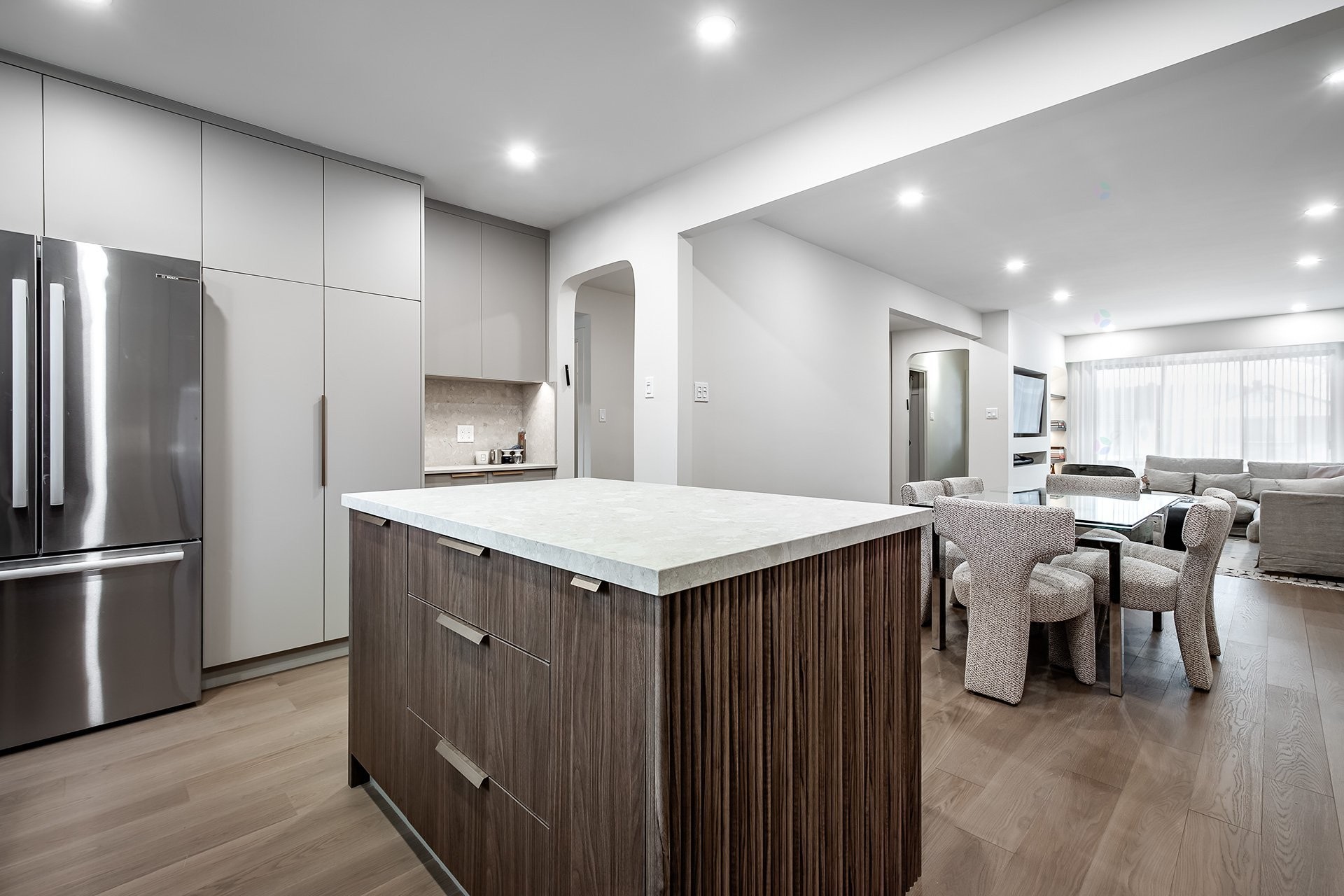 









5758


Av. Wolseley

,
Côte-Saint-Luc,




QC
H4W2L7

