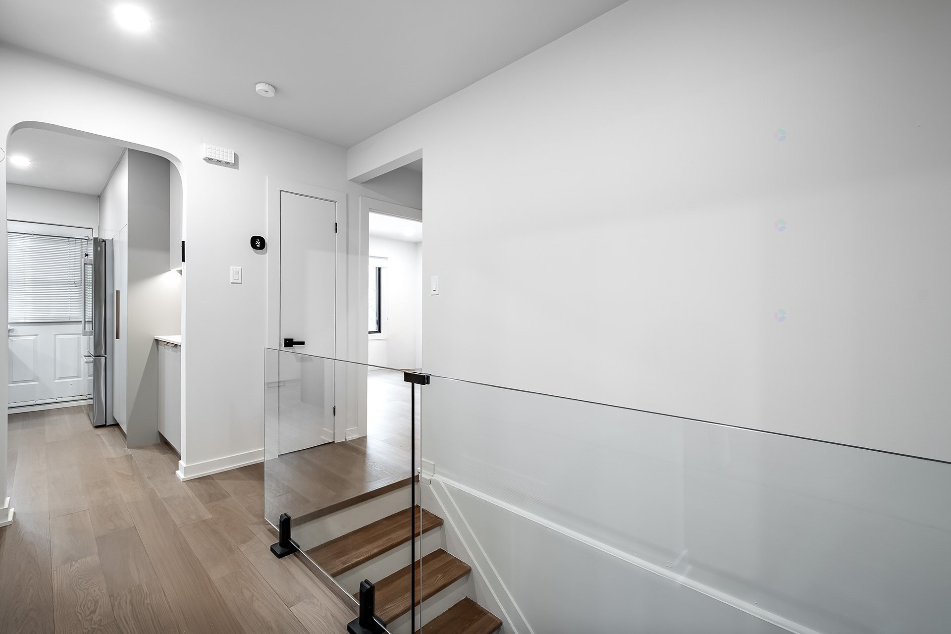 









5758


Av. Wolseley

,
Côte-Saint-Luc,




QC
H4W2L7

