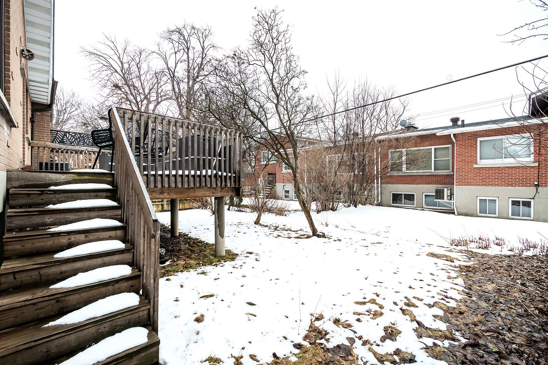 









5758


Av. Wolseley

,
Côte-Saint-Luc,




QC
H4W2L7

