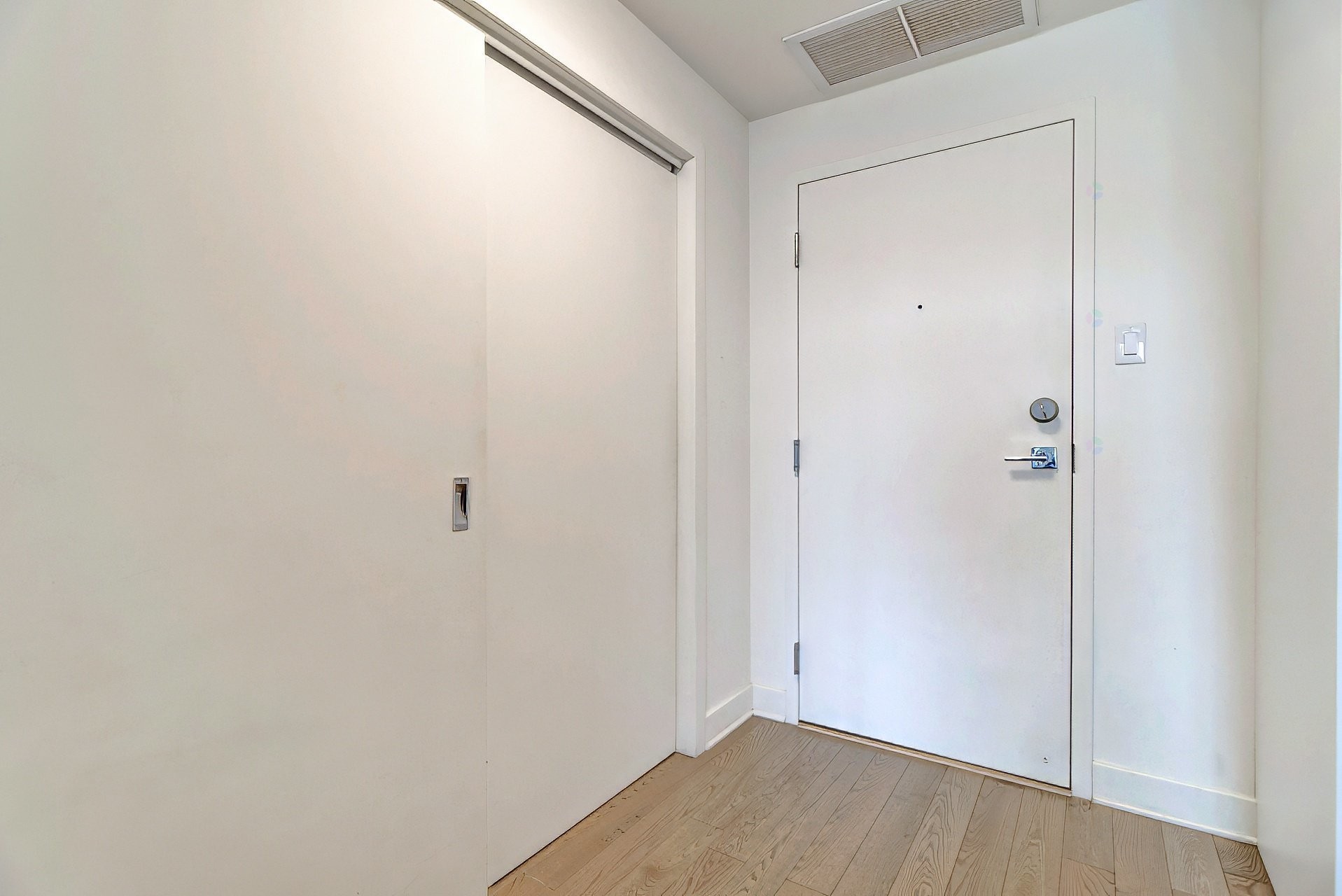 









5905


Boul. du Quartier

, 612,
Brossard,




QC
J4Z0R7

