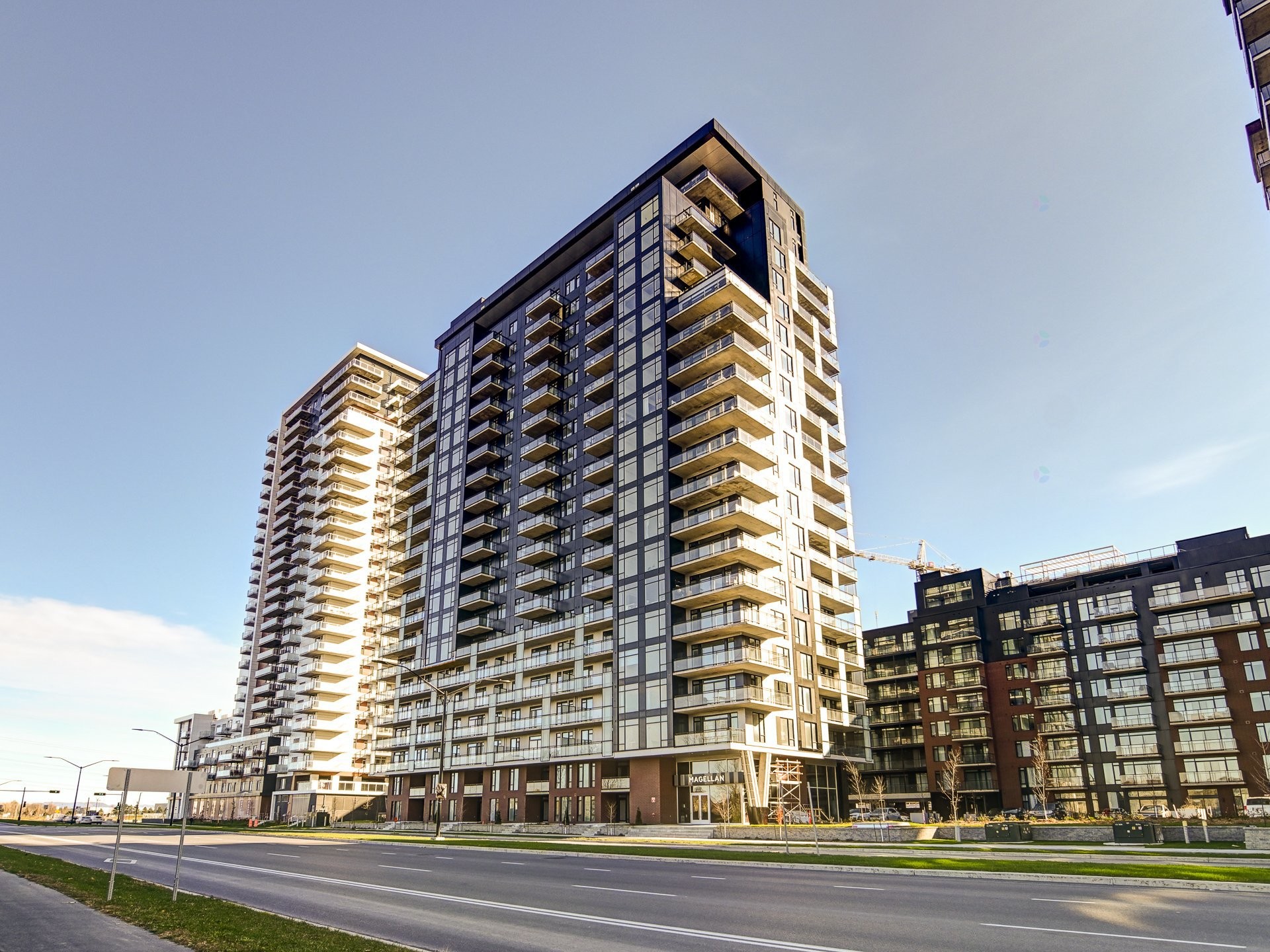 









5905


Boul. du Quartier

, 612,
Brossard,




QC
J4Z0R7

