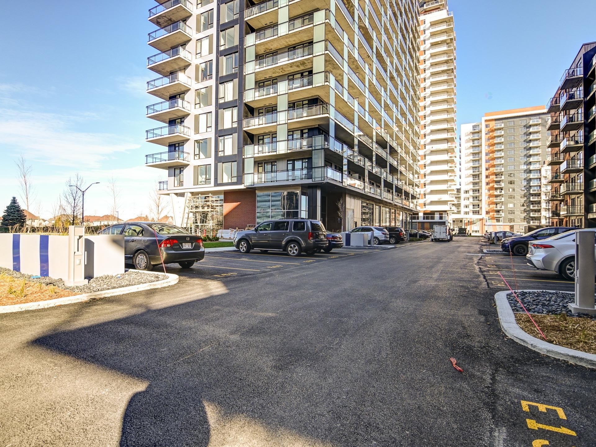 









5905


Boul. du Quartier

, 612,
Brossard,




QC
J4Z0R7

