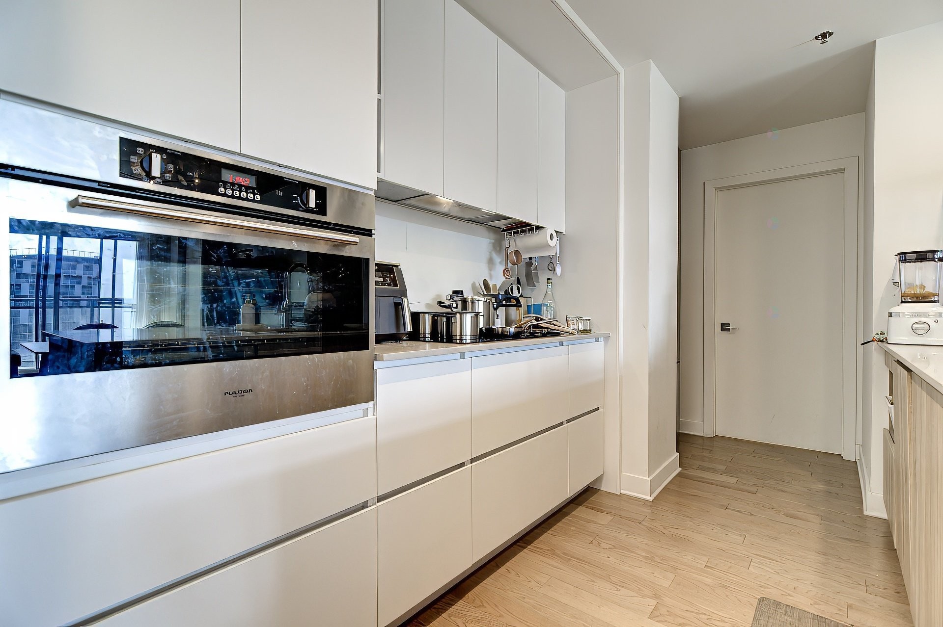 









5905


Boul. du Quartier

, 612,
Brossard,




QC
J4Z0R7

