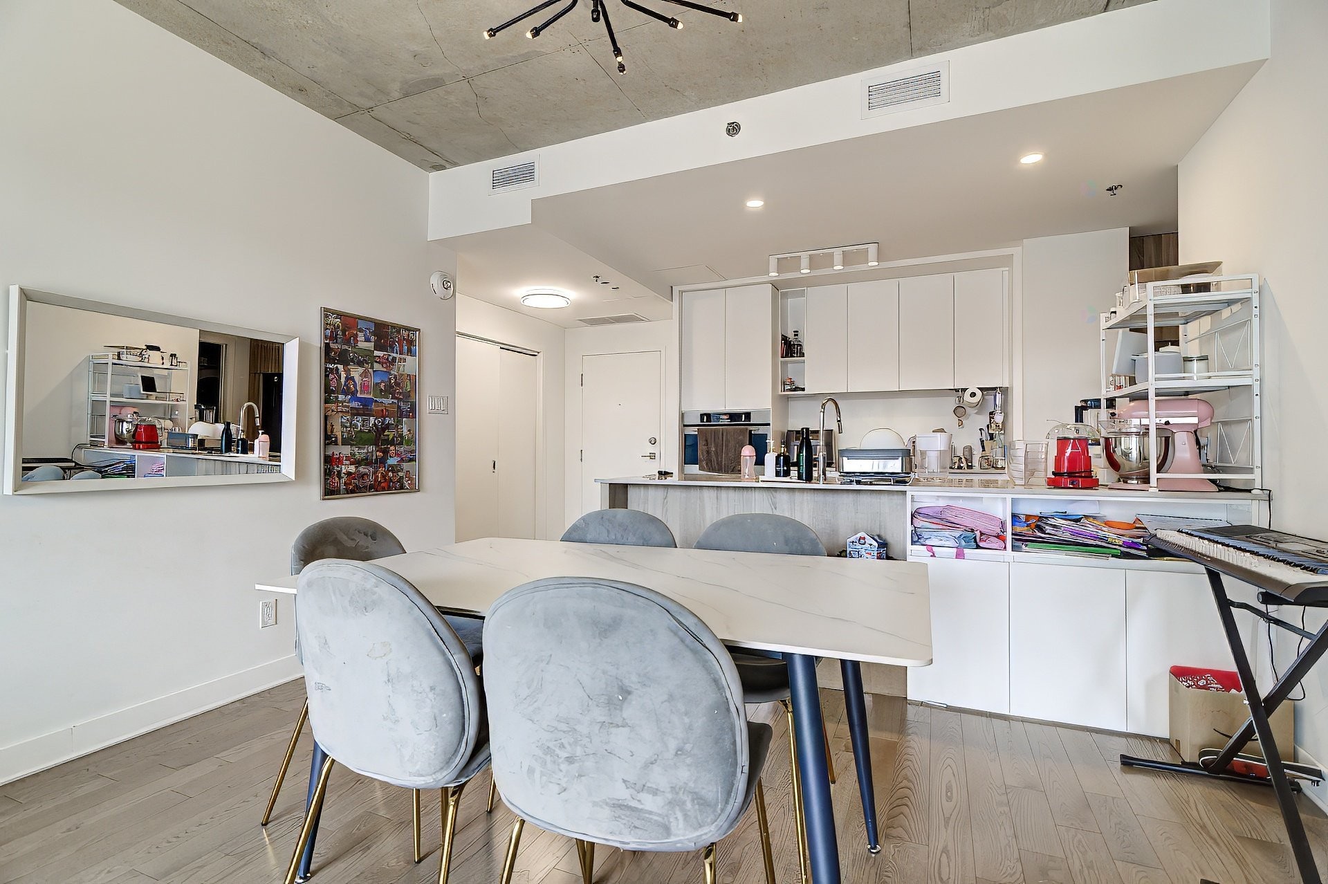 









5905


Boul. du Quartier

, 612,
Brossard,




QC
J4Z0R7

