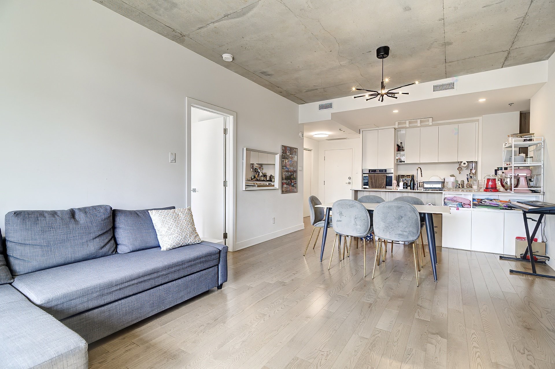 









5905


Boul. du Quartier

, 612,
Brossard,




QC
J4Z0R7

