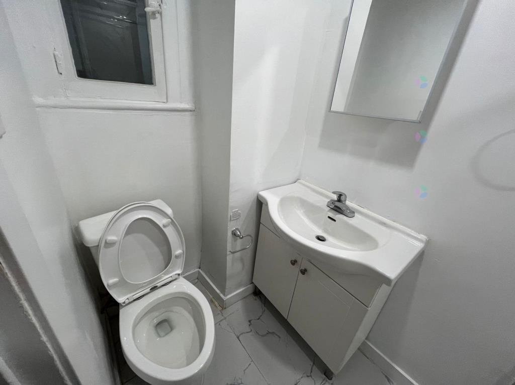 









5965


Rue Hamilton

,
Montréal (Le Sud-Ouest),




QC
H4E3C2

