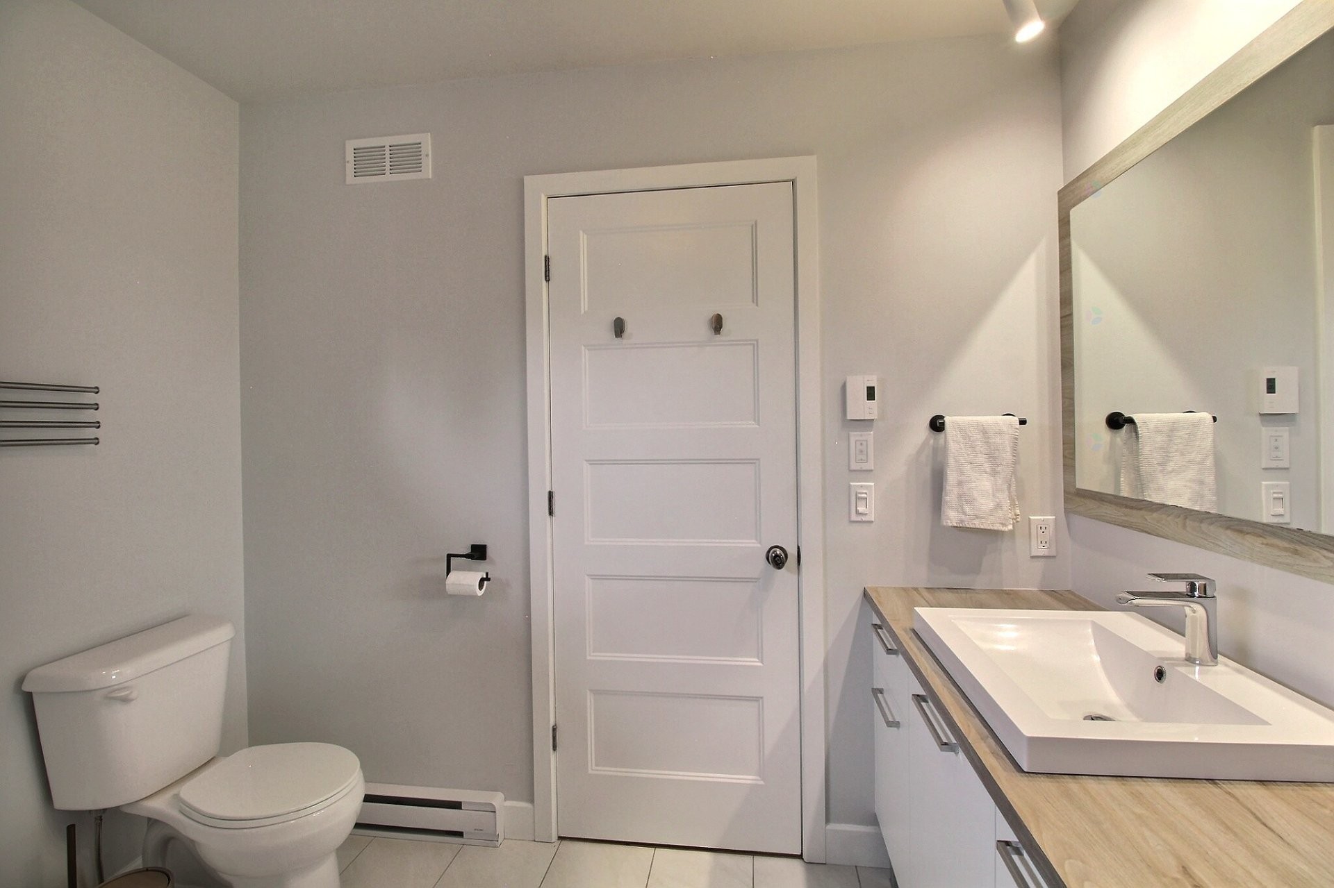 









1786


Rue des Pois-de-Senteur

,
Sherbrooke (Fleurimont),




QC
J1E0L7

