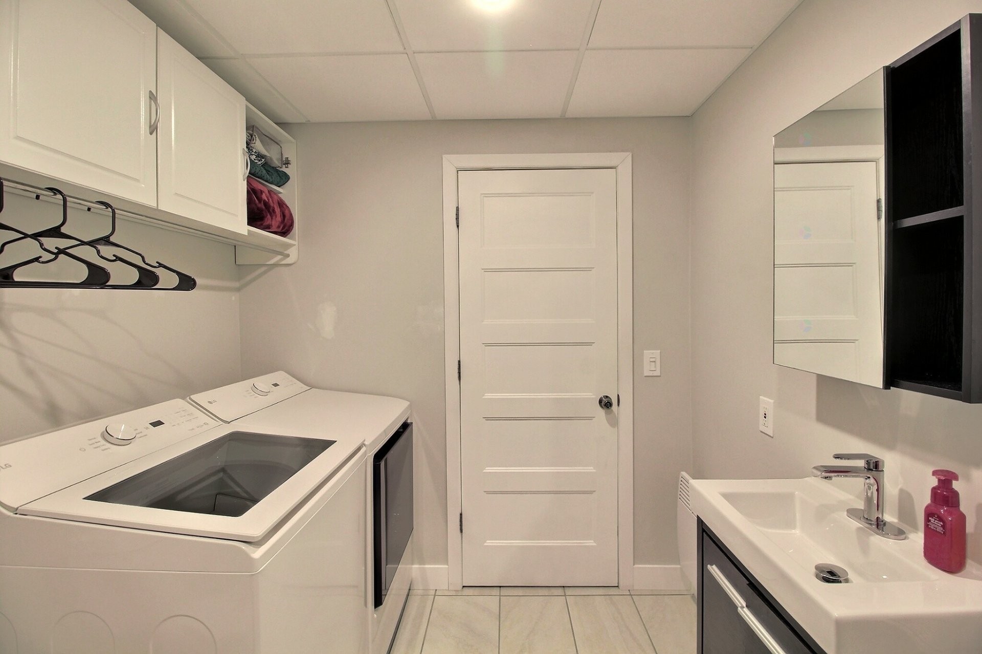 









1786


Rue des Pois-de-Senteur

,
Sherbrooke (Fleurimont),




QC
J1E0L7

