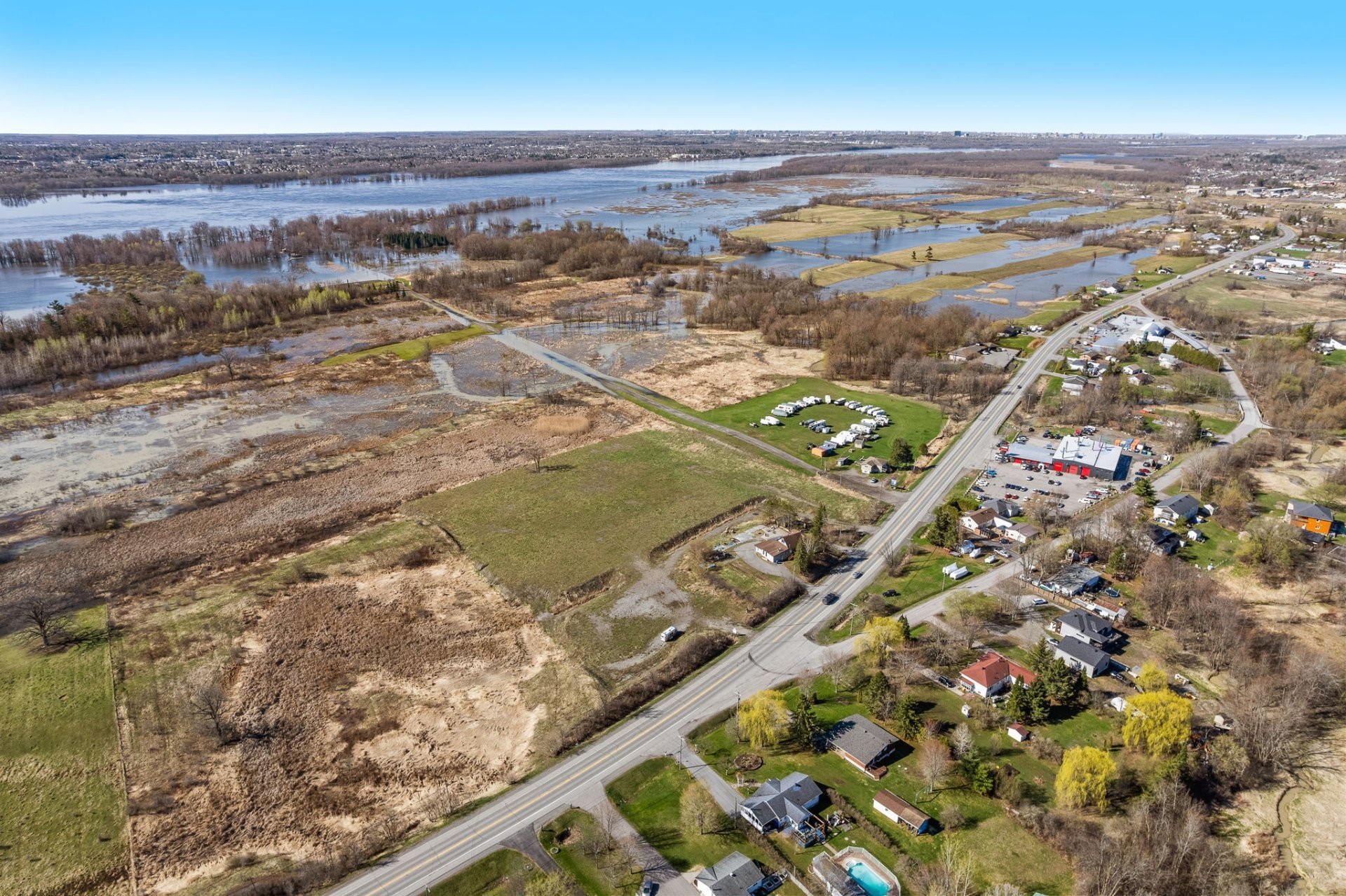 









2020


Ch. de Montréal O.

,
Gatineau (Masson-Angers),







QC
J8M1P8


