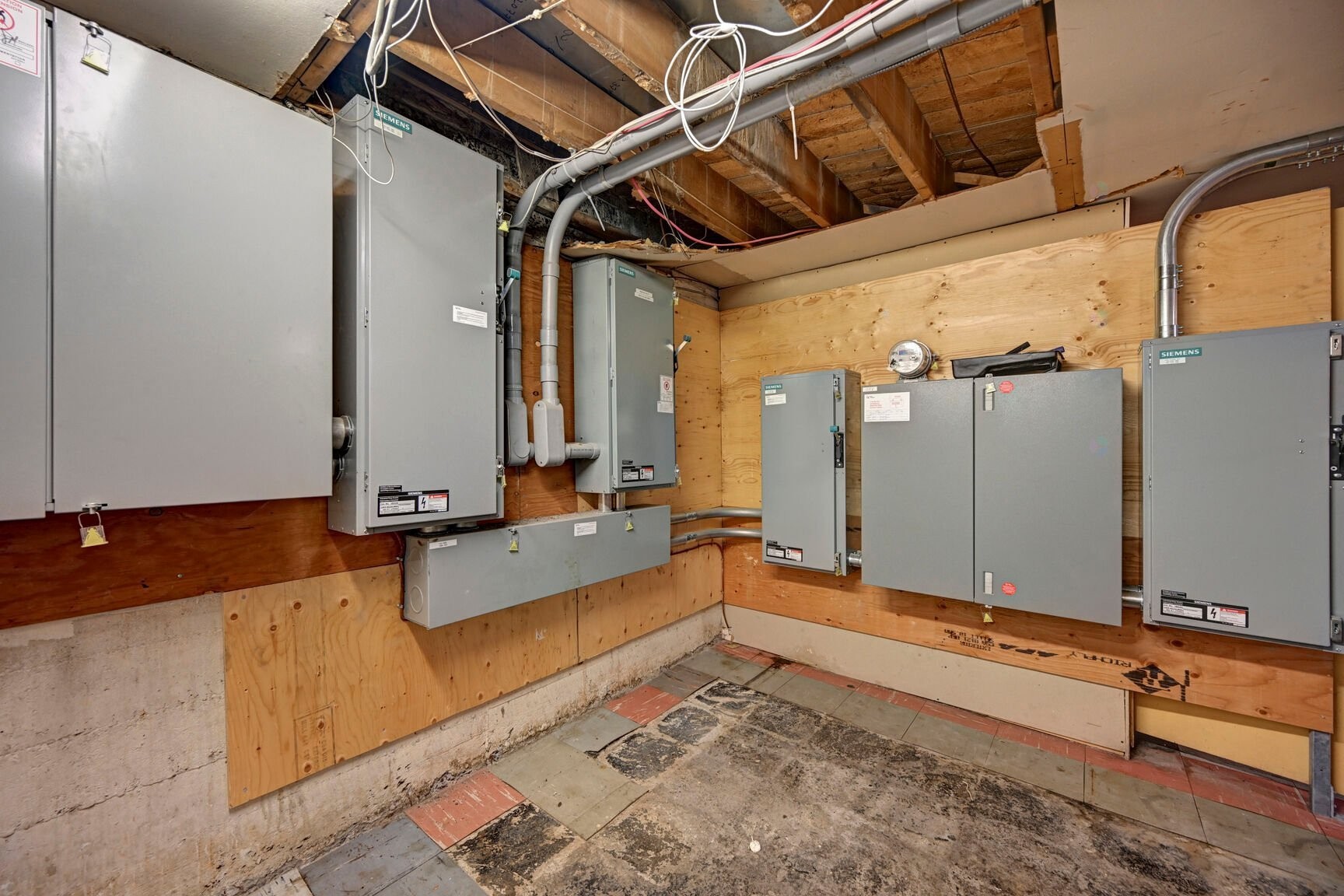 









1332


Rue Fleury E.

,
Montréal (Ahuntsic-Cartierville),




QC
H2C1R3

