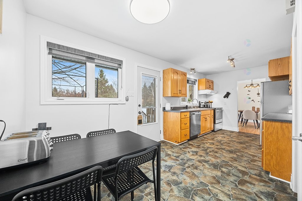 









766


Ch. John-Dale

,
Shawville,




QC
J0X2Y0

