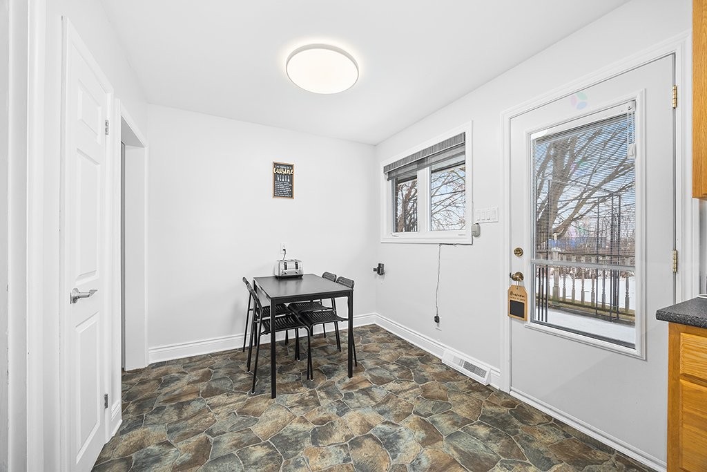 









766


Ch. John-Dale

,
Shawville,




QC
J0X2Y0

