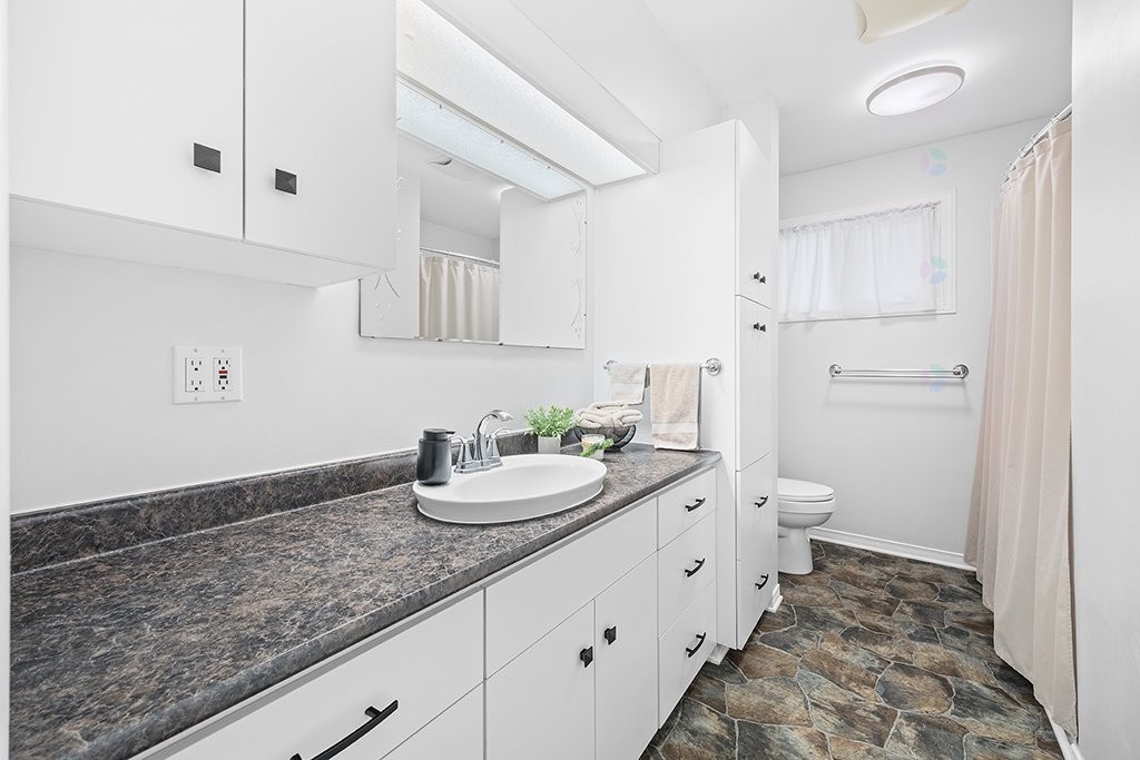 









766


Ch. John-Dale

,
Shawville,




QC
J0X2Y0

