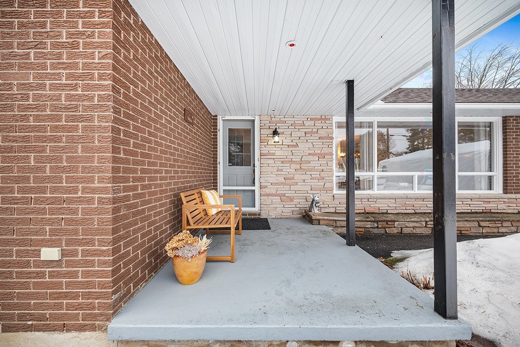 









766


Ch. John-Dale

,
Shawville,




QC
J0X2Y0

