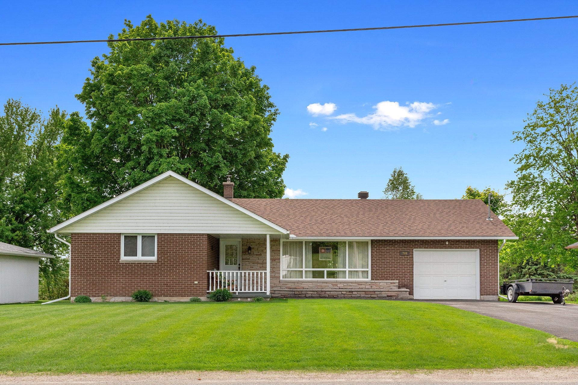 









766


Ch. John-Dale

,
Shawville,




QC
J0X2Y0

