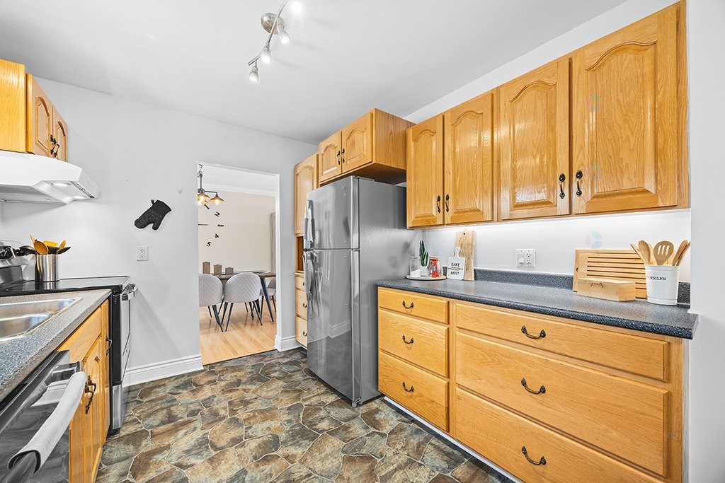 









766


Ch. John-Dale

,
Shawville,




QC
J0X2Y0

