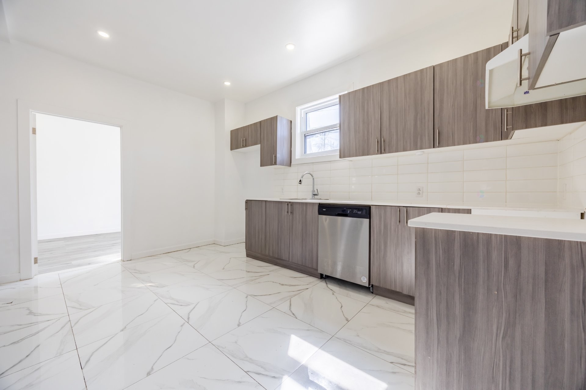 









5967


Rue Hamilton

,
Montréal (Le Sud-Ouest),




QC
H4E3C2

